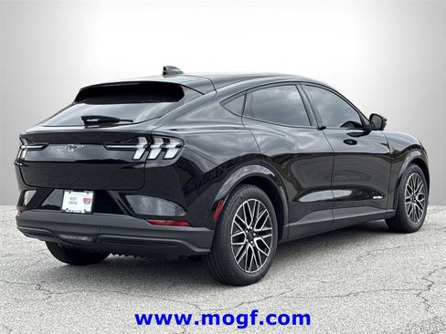 Certified 2025 Ford Mustang Mach-E Premium image 32