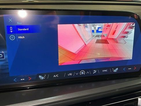 New 2026 Chevrolet Traverse LT w/ Sun and Wheel Package image 25