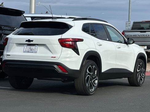 Used 2025 Chevrolet Trax RS w/ Driver Confidence Package image 5