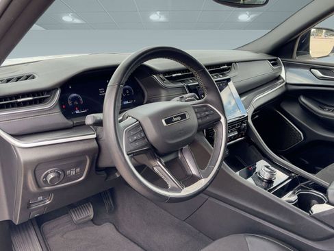 Certified 2022 Jeep Grand Cherokee Altitude image 4