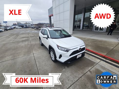 Used 2021 Toyota RAV4 XLE w/ Convenience Package image 1
