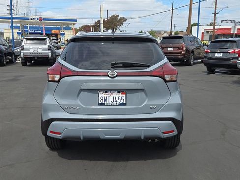 Used 2021 Nissan Kicks SV FWD image 29