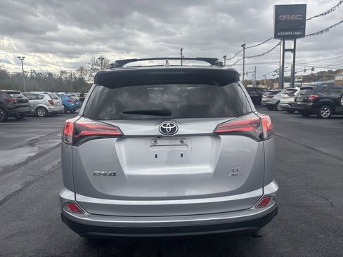 Used 2017 Toyota RAV4 LE image 4