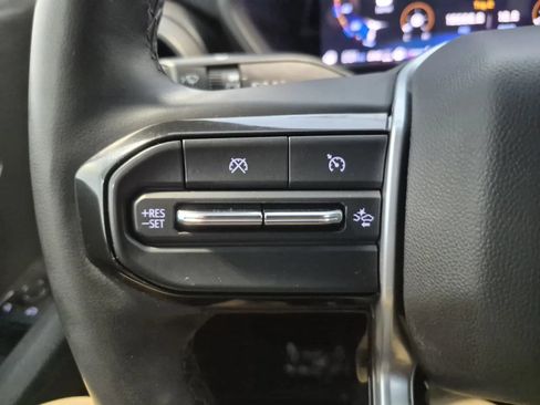 Used 2025 Chevrolet Colorado Trail Boss AWD/4WD image 27