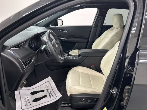 Used 2019 Cadillac XT4 Sport w/ Cold Weather Package AWD/4WD image 9