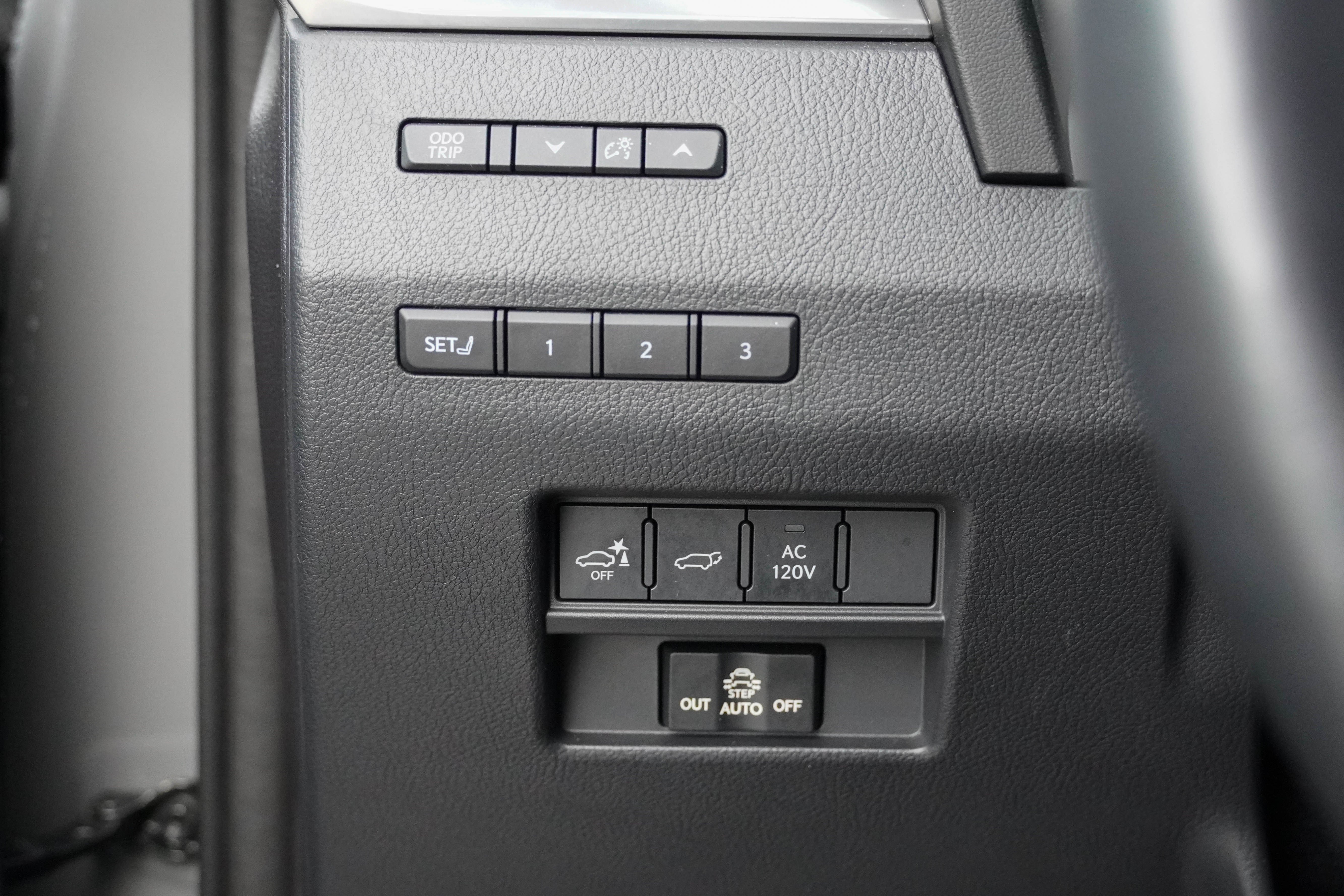 Used 2024 Lexus GX 550 w/ Accessory Package (Z1) AWD/4WD image 12