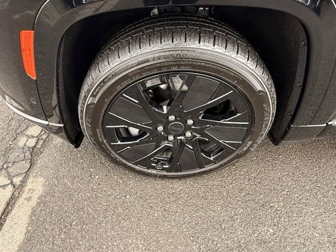 Used 2025 Jeep Wagoneer S Launch Edition image 29