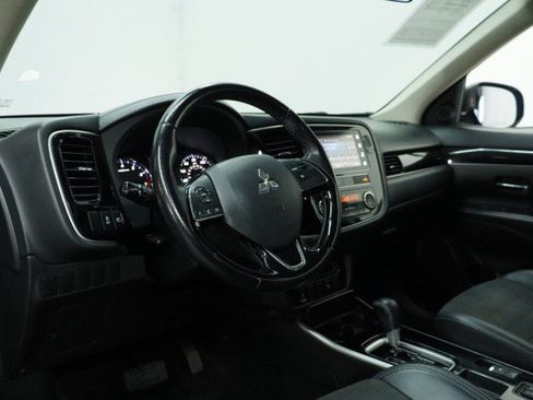 Used 2019 Mitsubishi Outlander SE FWD image 6