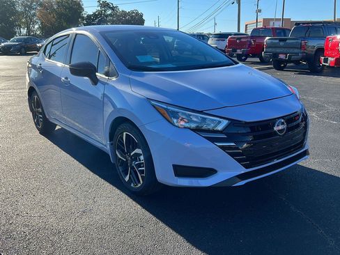 New 2025 Nissan Versa SR w/ Trunk Package image 3