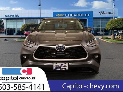 Used 2022 Toyota Highlander LE AWD/4WD image 8