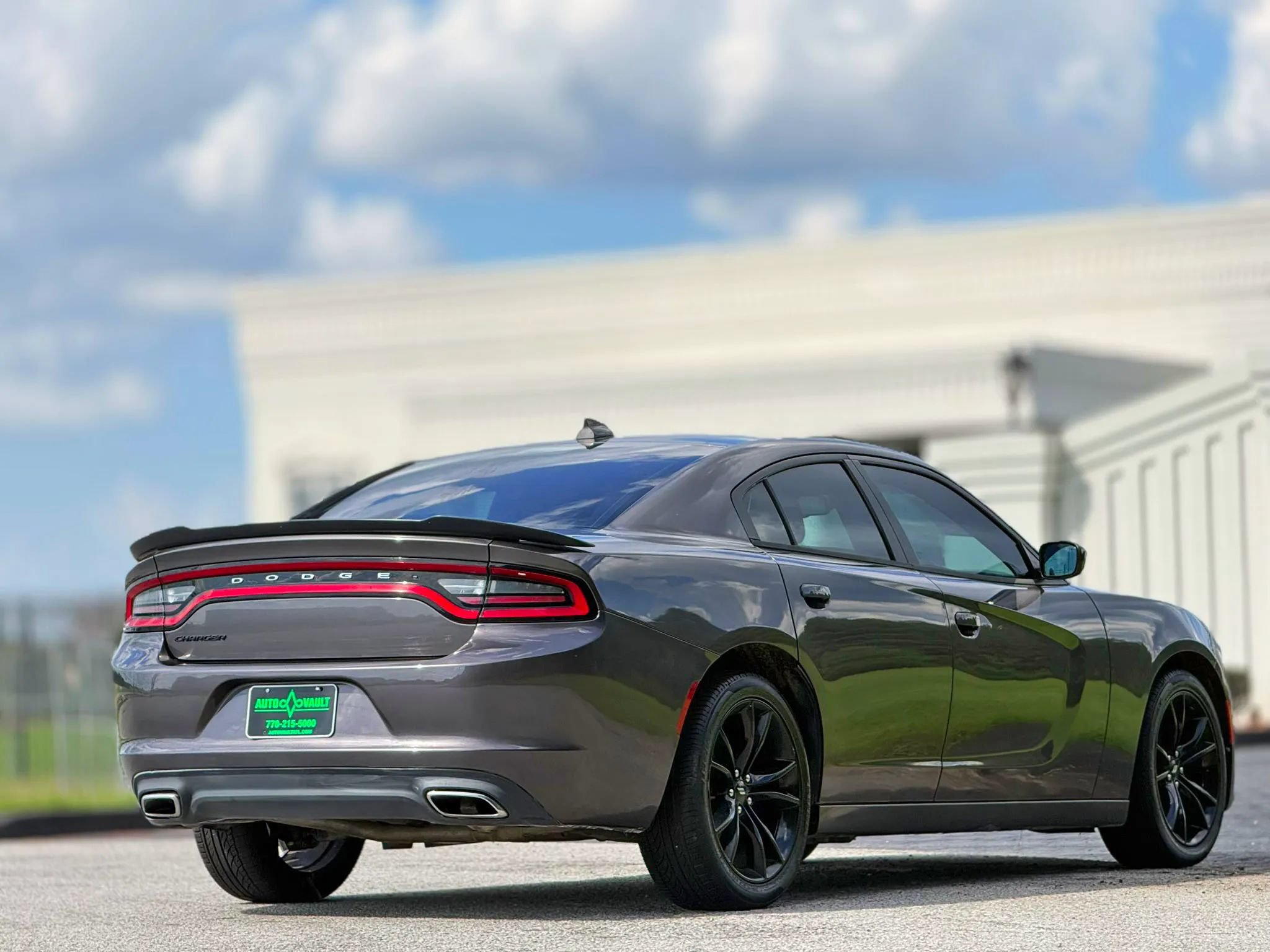 Used 2017 Dodge Charger SXT w/ Blacktop Package RWD image 12