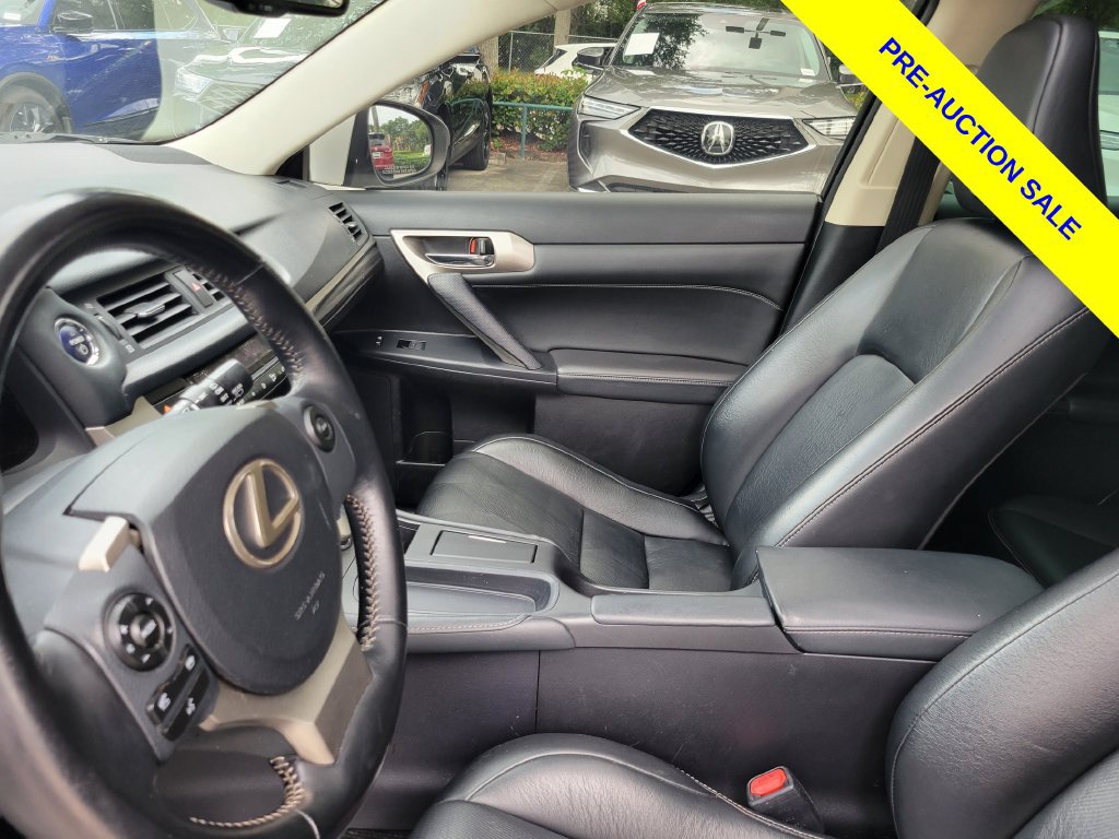 Used 2017 Lexus CT 200h w/ Seat Comfort Package FWD image 15