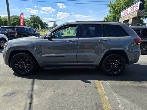 Used 2021 Jeep Grand Cherokee Laredo X AWD/4WD image 6