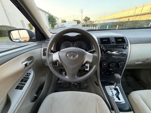 Used 2010 Toyota Corolla LE FWD image 15