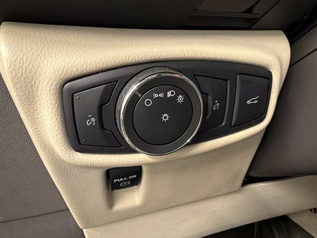 Used 2017 Lincoln MKX Reserve w/ Driver Assistance Package AWD/4WD image 23