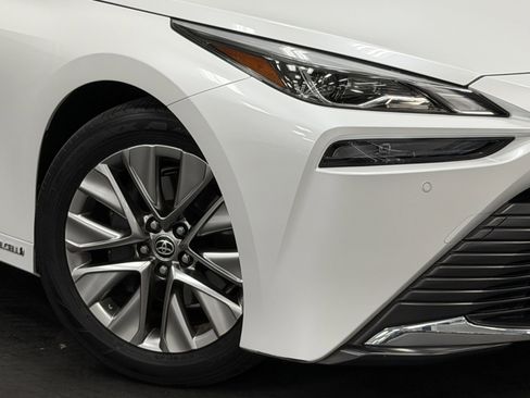 Used 2023 Toyota Mirai XLE image 4
