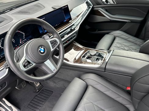 Used 2024 BMW X5 xDrive40i w/ M Sport Package AWD/4WD image 9