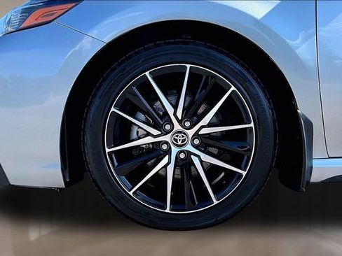 Used 2021 Toyota Camry SE w/ Cold Weather Package FWD image 27