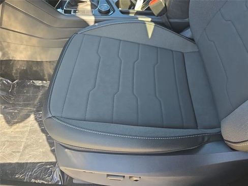 New 2026 Volkswagen Taos SE image 17