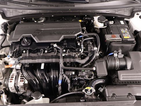 Used 2024 Hyundai Elantra SEL w/ Convenience Package image 21