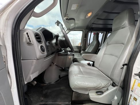 Used 2011 Ford E-250 and Econoline 250 w/ PWR Group image 15