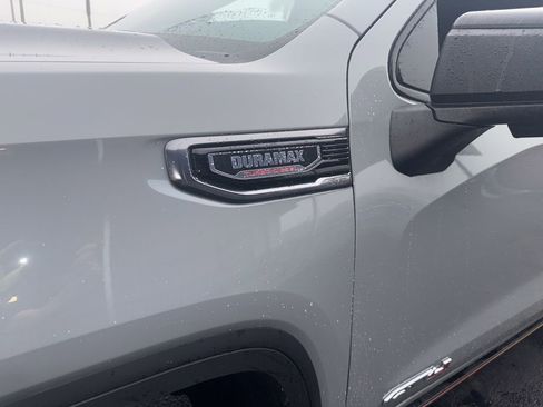 Used 2025 GMC Sierra 1500 AT4 w/ Technology Package image 3