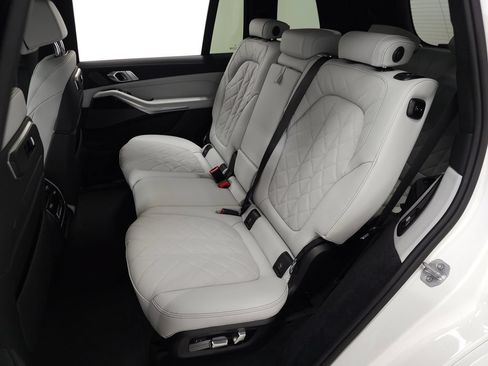 Used 2026 BMW X7 xDrive40i w/ Premium Package AWD/4WD image 32
