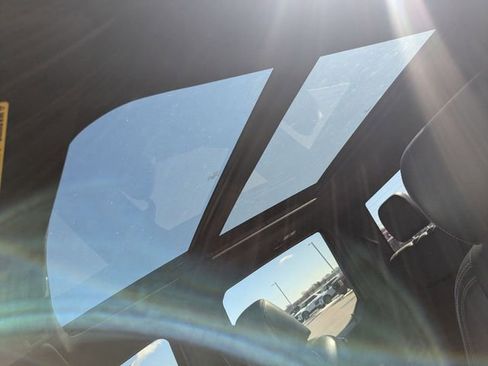 Used 2022 Ford F250 Lariat w/ Lariat Ultimate Package image 16