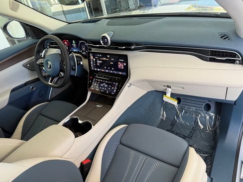 Certified 2025 Maserati Grecale Folgore AWD/4WD image 13