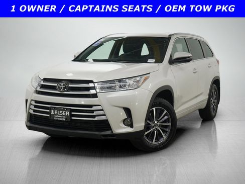 Used 2017 Toyota Highlander XLE image 1