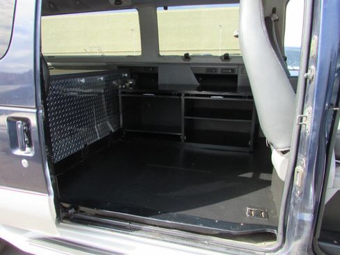 Used 2003 Ford E-150 and Econoline 150 Wagon image 16