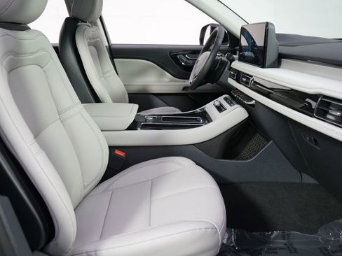 New 2026 Lincoln Aviator Reserve w/ Jet Appearance Package AWD/4WD image 16