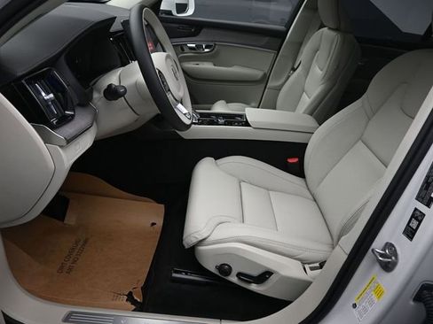 New 2026 Volvo XC90 B6 Ultra w/ Protection Package AWD/4WD image 18