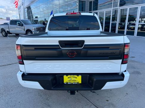 Used 2025 Nissan Frontier PRO-4X AWD/4WD image 4
