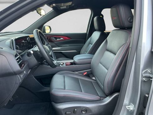 Used 2025 Chevrolet Traverse Z71 AWD/4WD image 10