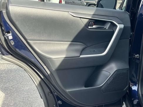 Used 2019 Toyota RAV4 XLE Premium image 17