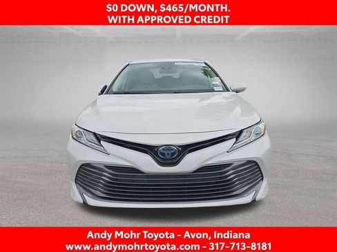 Used 2020 Toyota Camry XLE FWD image 3