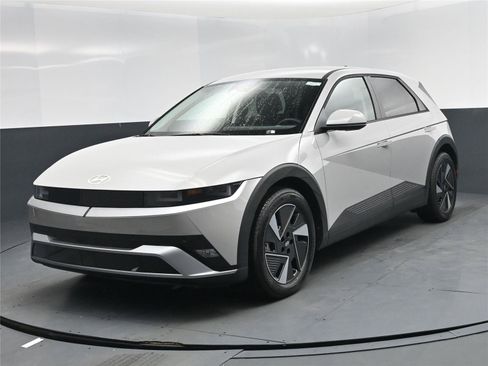 New 2026 Hyundai Ioniq 5 SE image 1