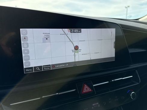 Used 2023 Kia Niro EX image 6