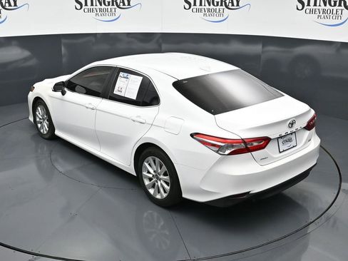 Used 2020 Toyota Camry LE image 13