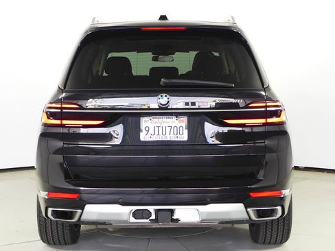 Certified 2024 BMW X7 xDrive40i w/ Premium Package AWD/4WD image 8