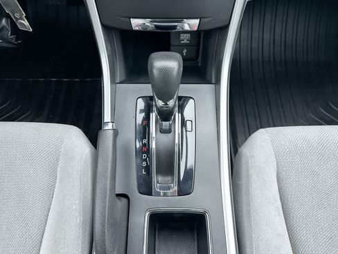 Used 2013 Honda Accord LX image 32