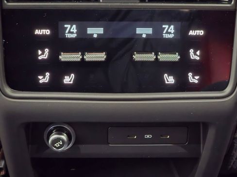 Certified 2025 Porsche Cayenne Coupe image 18