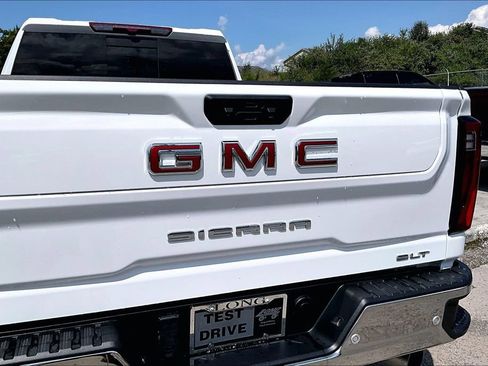 Used 2025 GMC Sierra 1500 SLT AWD/4WD image 8
