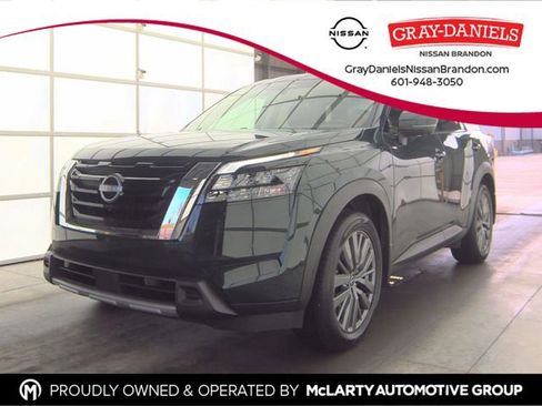 Certified 2025 Nissan Pathfinder SL w/ SL Premium Package image 1