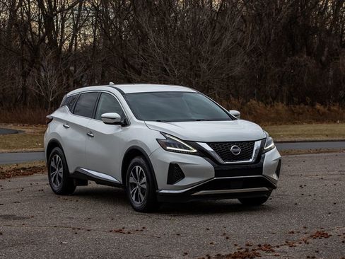 Used 2020 Nissan Murano S image 2