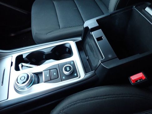 Used 2023 Ford Explorer XLT w/ Class IV Trailer Tow Package image 30