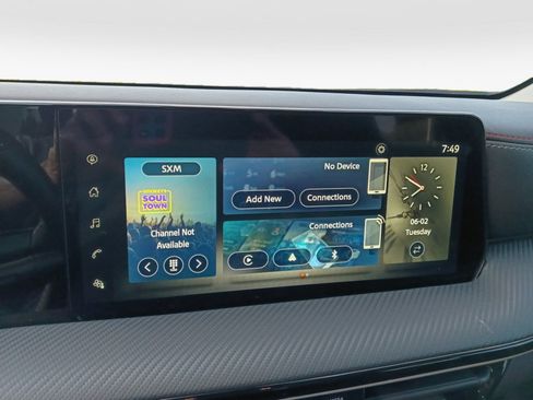 Used 2025 Nissan Kicks SR FWD image 17