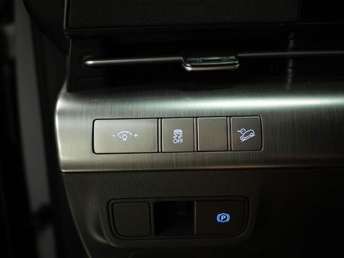 Used 2025 Hyundai Kona SEL FWD image 29