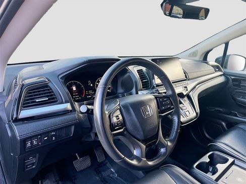 Used 2025 Honda Odyssey Touring image 9